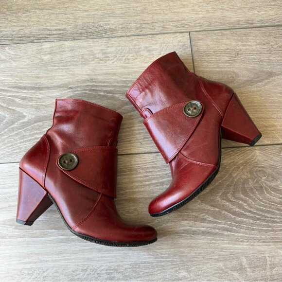 Chanii B  Chantal Pilon Bulle Collection Retro Leather Bootie - Picture 10 of 13